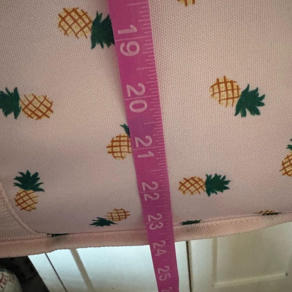 Kate Spade ♠️ pale pink insulated Tote with Pineapple Design🍍FUN & FUNCTIONAL 🍍 - Picture 2 of 11